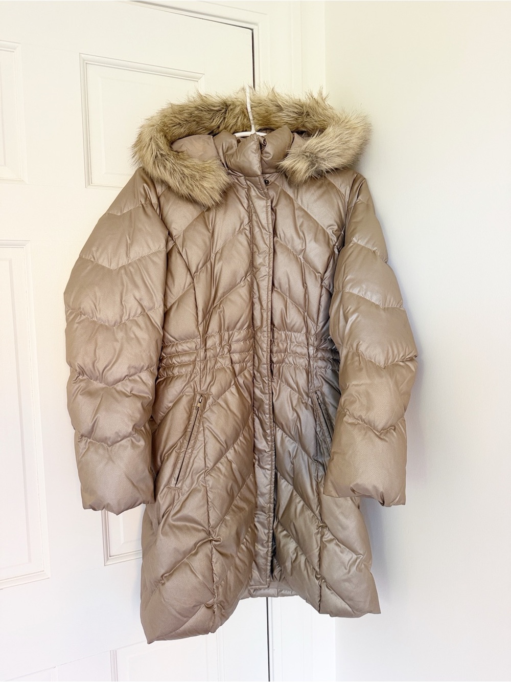 Talbots Metallic Down Puffer Jacket with removable Faux Fur Hood Brown Small